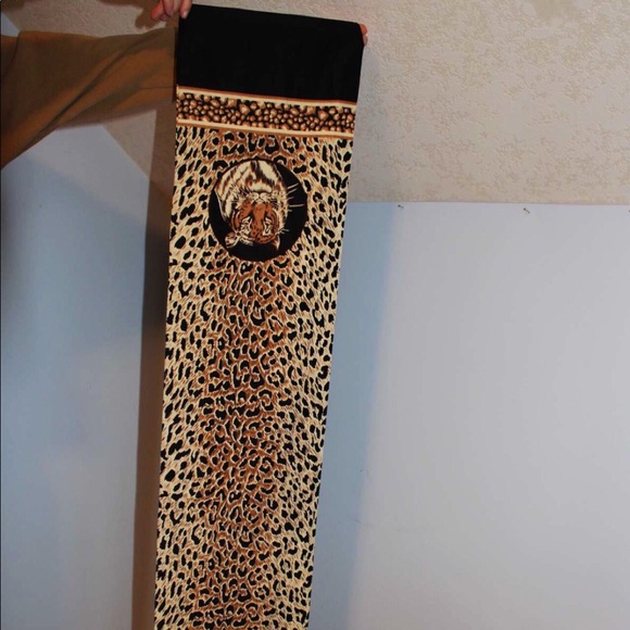 KKUSEBO animal print scarf - Picture 3 of 4
